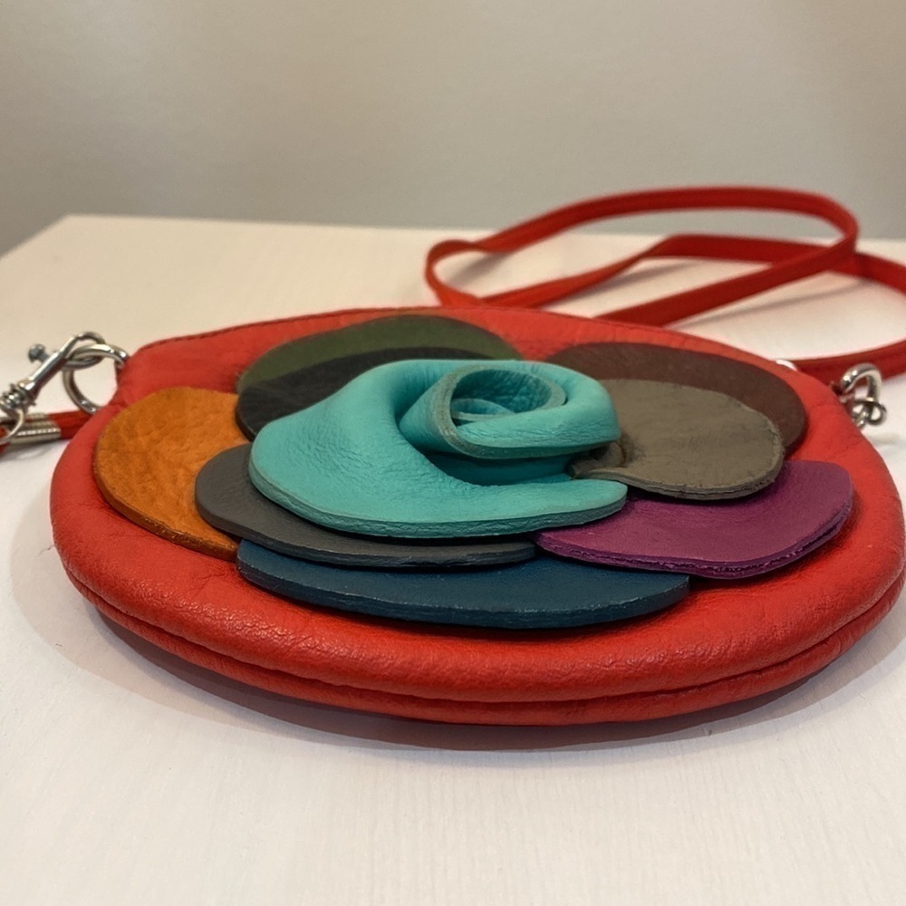 Vintage Genuine Italian Leather Rosette Purse - Picture 2 of 14